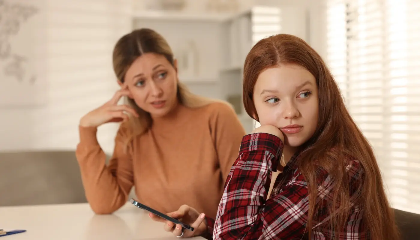 avaoidant-teen-daughter-with-attitude-from-anxiety-ignoring-mom