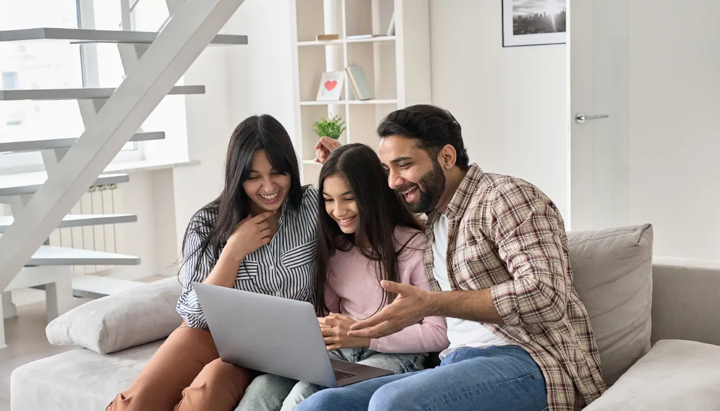 parents-and-teen-daughter-that-struggles-with-anxiety-on-a-successful-online-therapy-session